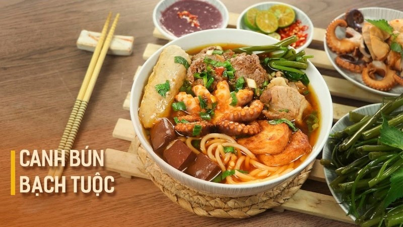 Canh bún bạch tuộc