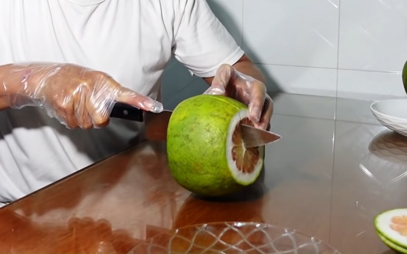 Cắt ngang quả bưởi