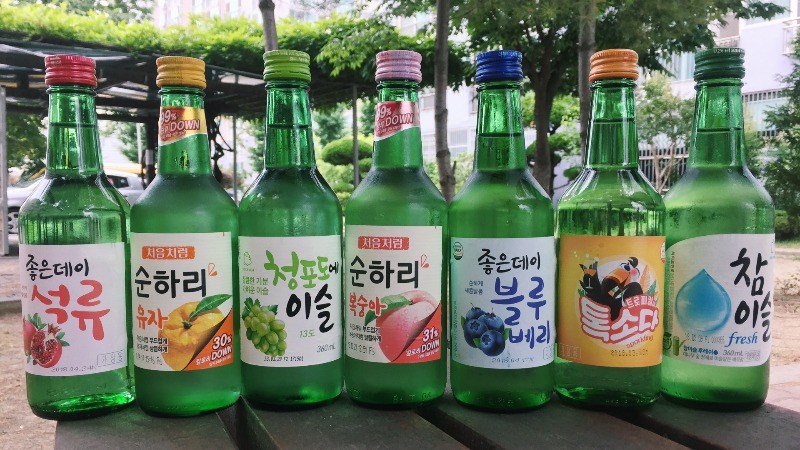 1 thùng rượu Soju bao nhiêu tiền? <strong><strong>1 thùng rượu Soju bao nhiêu chai</strong></strong>? <strong><strong>1 chai rượu Soju bằng bao nhiêu chai bia</strong></strong>?