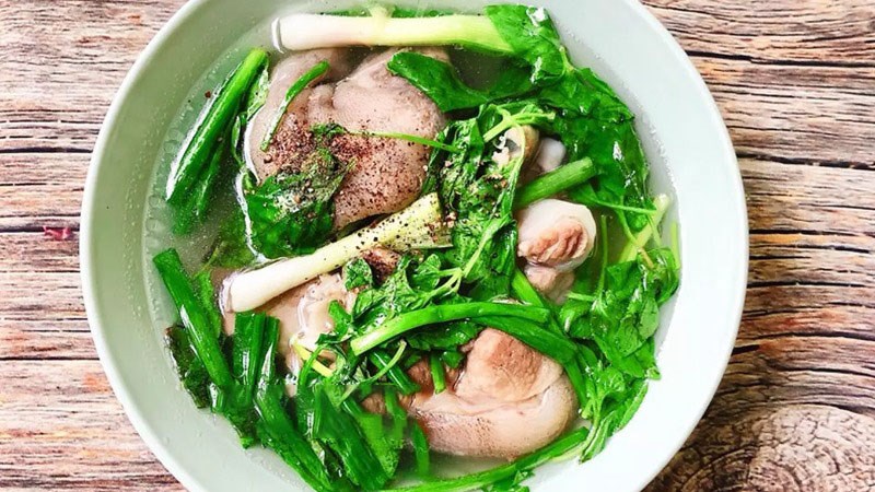 Gi&ograve; heo nấu l&aacute; &eacute;