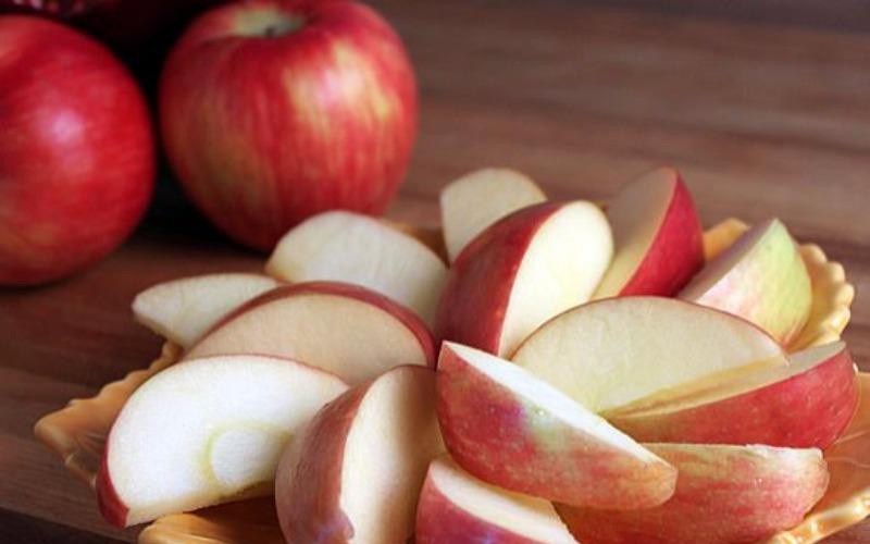 7 cách gọt táo không bị thâm, trắng giòn sau khi gọt đơn giản hiệu quả