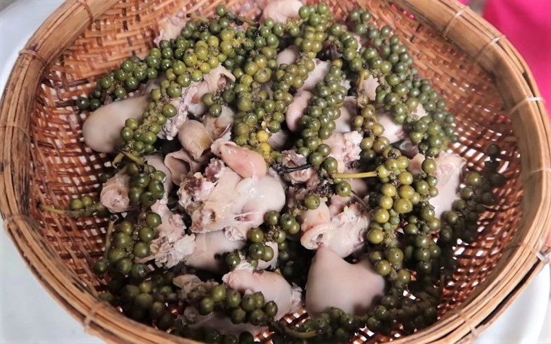 Bao tử cá basa nhồi thịt