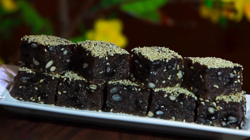 Bánh x&ocirc;i đ&acirc;̣u đen