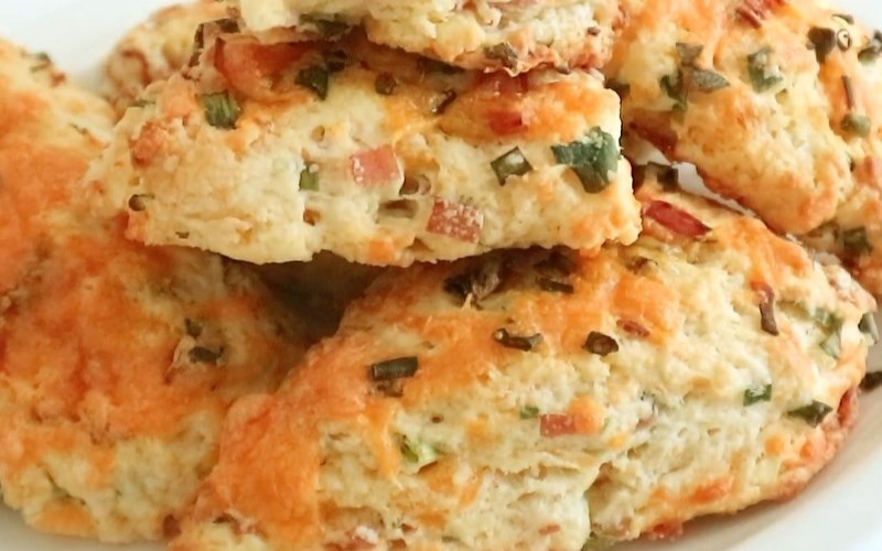 B&aacute;nh scone mặn ph&ocirc; mai thịt nguội