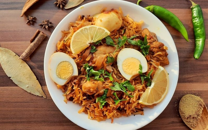 Cơm gà biryani 