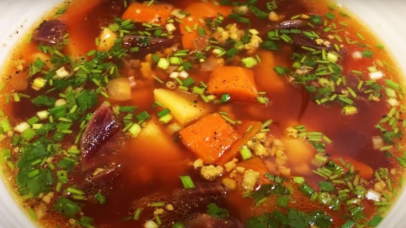 Canh củ dền thịt băm