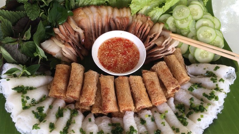 Bánh hỏi thịt khìa