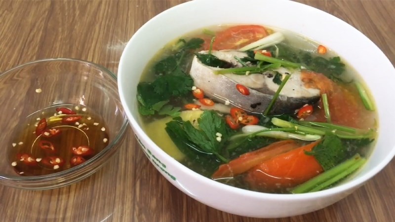 Cá cam nấu canh chua