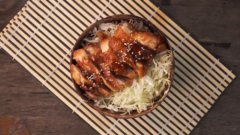 Cơm gà sốt teriyaki kiểu Nhật