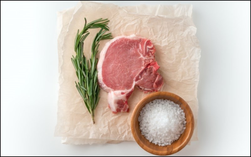 C&aacute;ch chọn mua sườn cốt lết ngon 