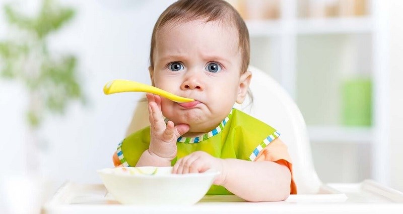 Biểu hiện của trẻ biếng ăn