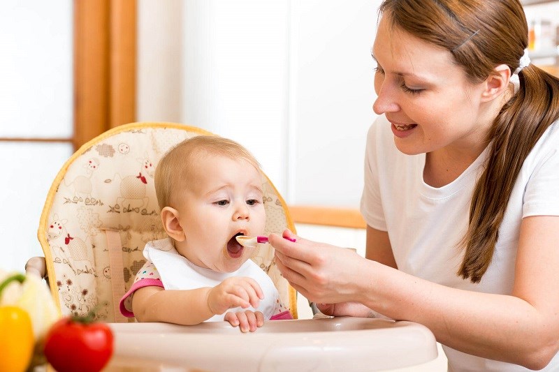 Tạo không khí thoải mái trong bữa ăn