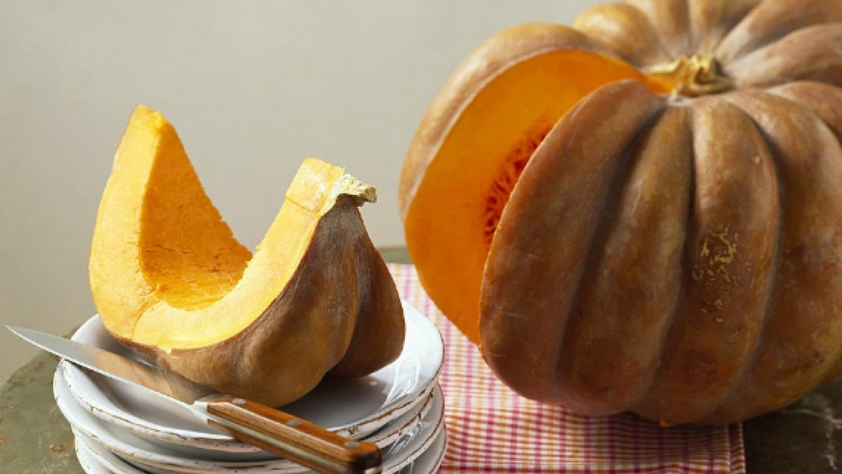 Cách gọt vỏ bí đỏ