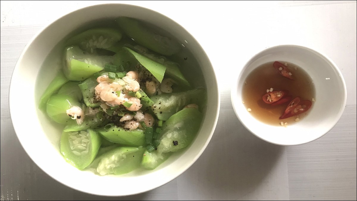 Canh mướp nấu tép