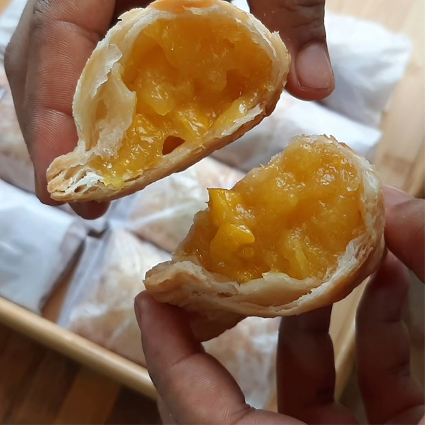 Cách làm mango pie - bánh rán nhân xoài giòn rụm, cực đơn giản