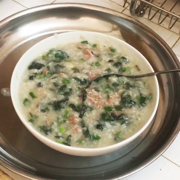 Cách nấu cháo bò tía tô bổ dưỡng, ấm nóng giải cảm mùa mưa lạnh