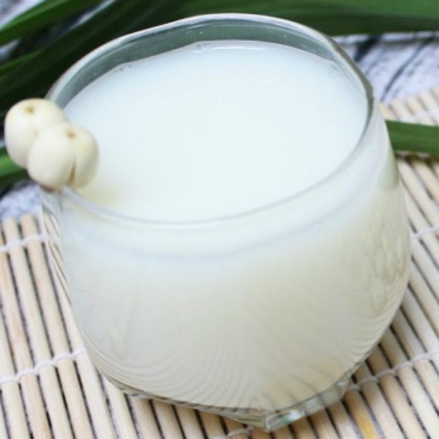6 cách nấu sữa hạt sen ngon mê ly đơn giản bằng máy xay sinh tố