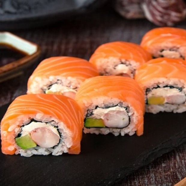 Tổng hợp 10 cách làm sushi cuộn hấp dẫn, dễ ăn đơn giản tại nhà