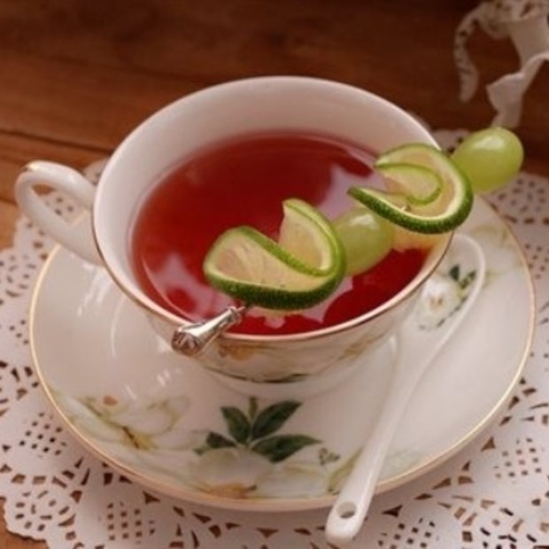 Cách làm trà trái cây ấm nóng cho mùa mưa lạnh lẽo