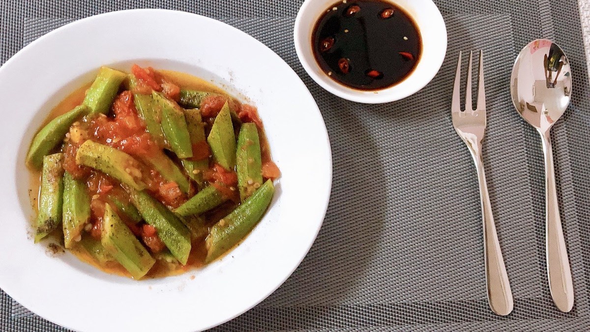 Đậu bắp xào cà chua