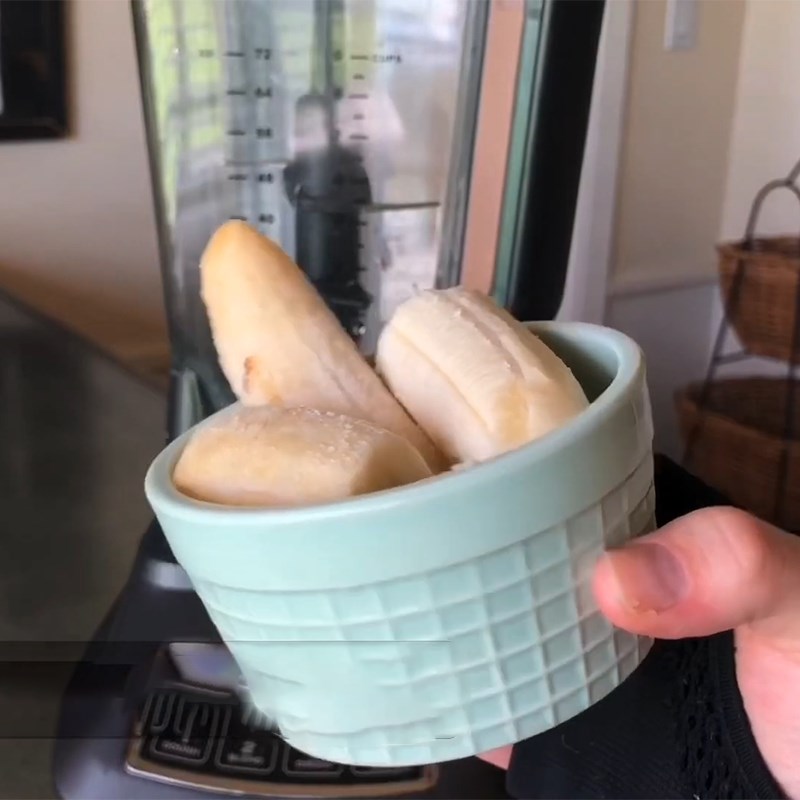 Bước 1 Chuẩn bị các nguyên liệu Sinh tố cherry bơ chuối rau bina