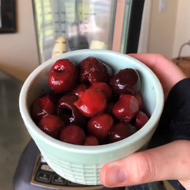 Bước 1 Chuẩn bị các nguyên liệu Sinh tố cherry bơ chuối rau bina
