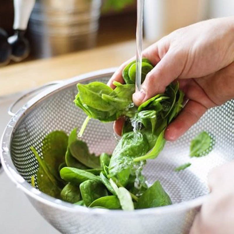 Bước 1 Chuẩn bị các nguyên liệu Sinh tố cherry bơ chuối rau bina