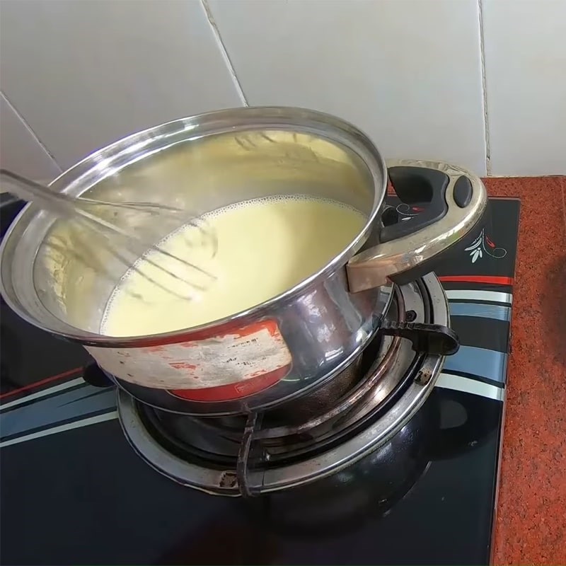 Bước 2 Đun hỗn hợp sữa Rau câu flan cheese