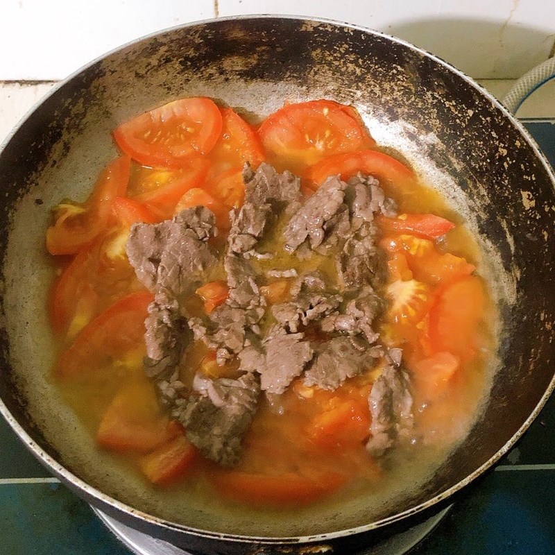 Bước 2 Làm thịt bò xào cà chua Thịt bò xào cà chua