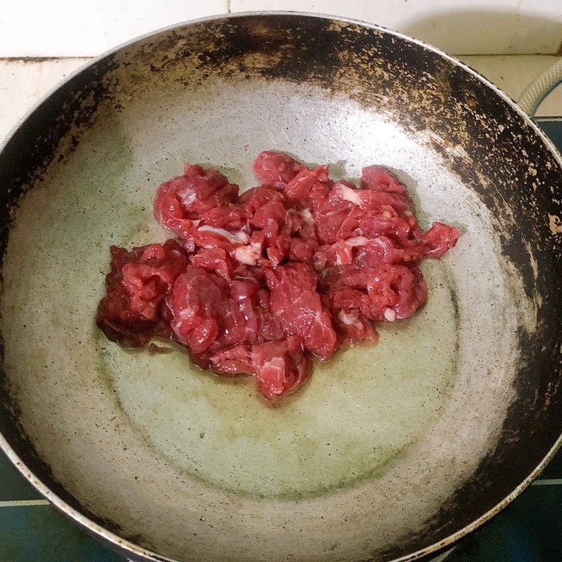 Bước 2 Làm thịt bò xào cà chua Thịt bò xào cà chua