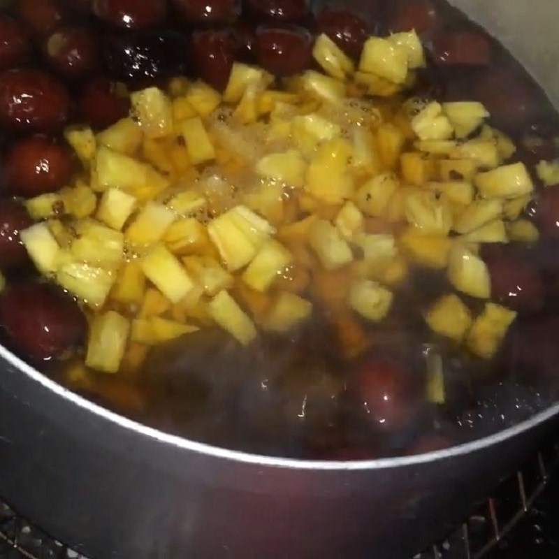 Bước 2 Nấu chè chôm chôm vải Chè chôm chôm vải