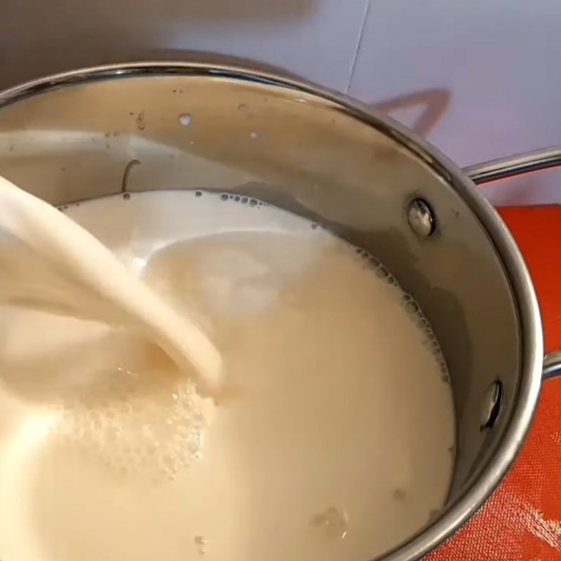 Bước 1 Pha hỗn hợp các nguyên liệu Sữa chua chanh dây (chanh leo) bịch