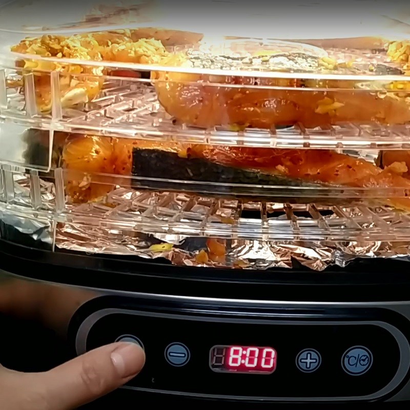 Bước 3 Sấy cá Khô cá hồi làm bằng lò sấy