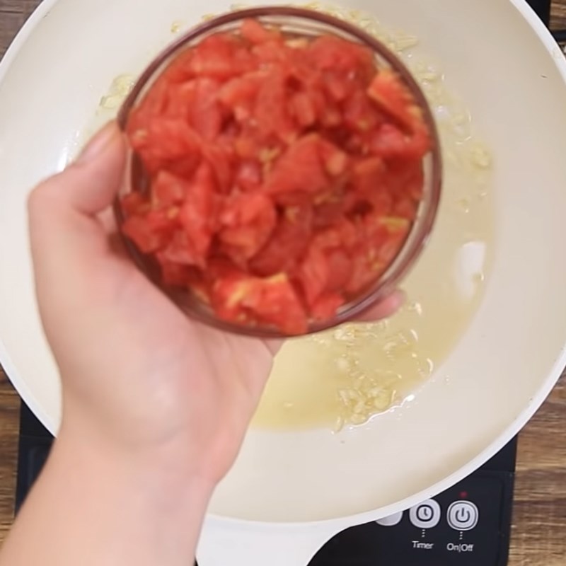 Bước 2 Sơ chế các nguyên liệu khác Bò sốt cà chua hầm