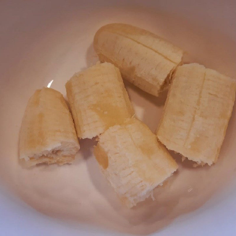 Bước 1 Sơ chế chuối Bánh bông lan chuối nước cốt dừa bằng lò nướng