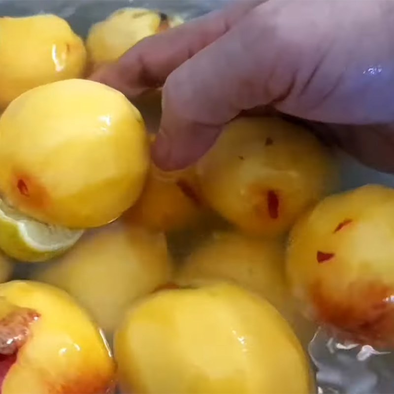 Bước 1 Sơ chế đào Sữa chua đào bịch