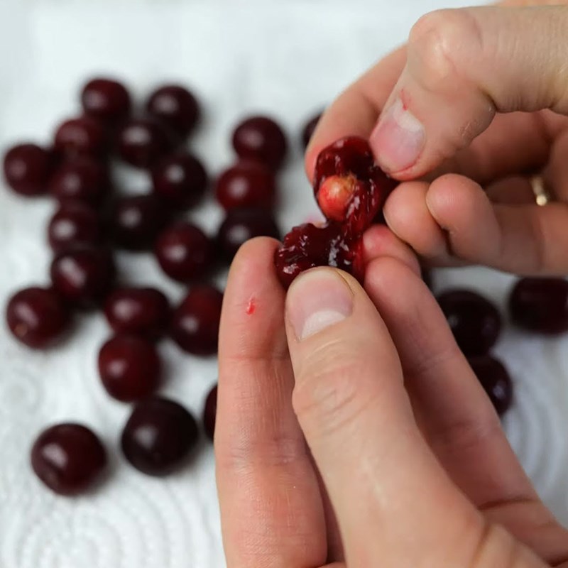 Cách 1 Sơ chế cùng xay nhuyễn cherry Kem cherry