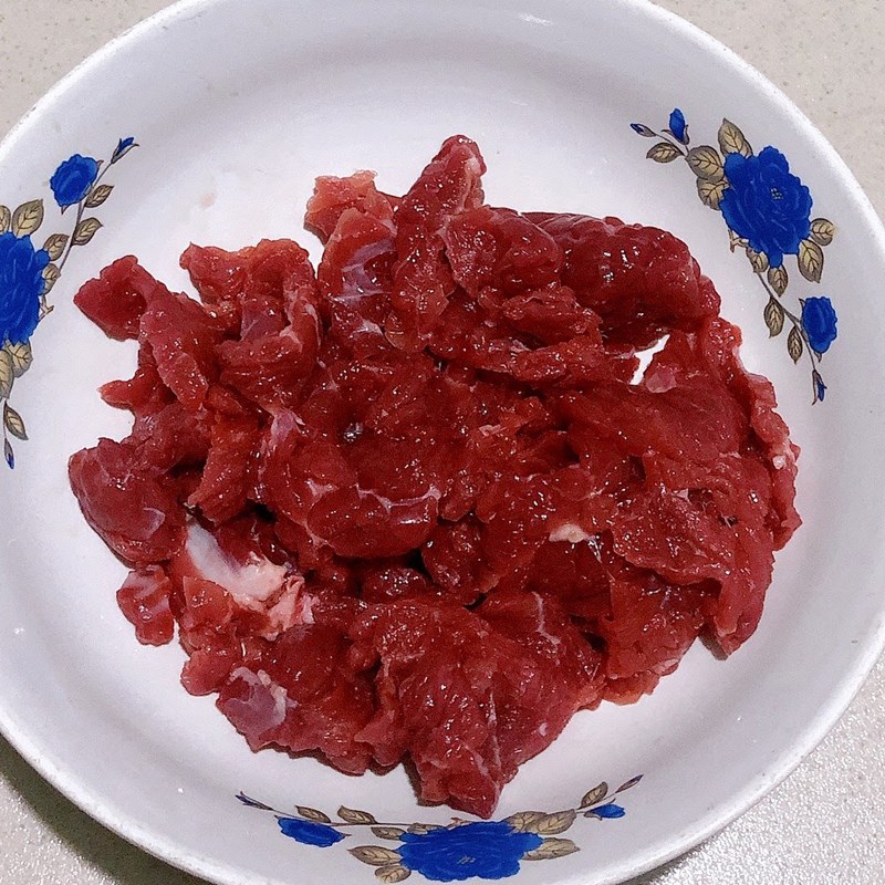 Bước 1 Sơ chế nguyên liệu Thịt bò xào cà chua