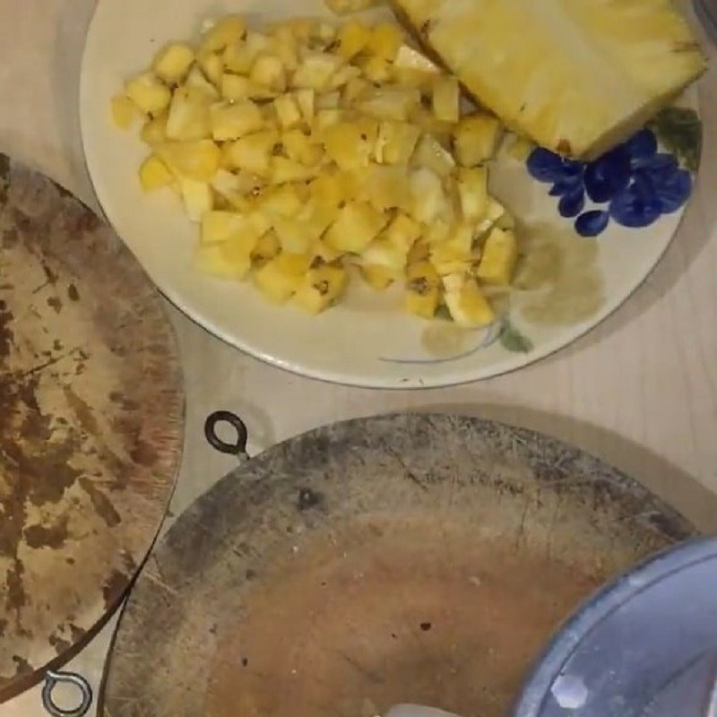 Bước 1 Sơ chế trái cây Chè chôm chôm vải