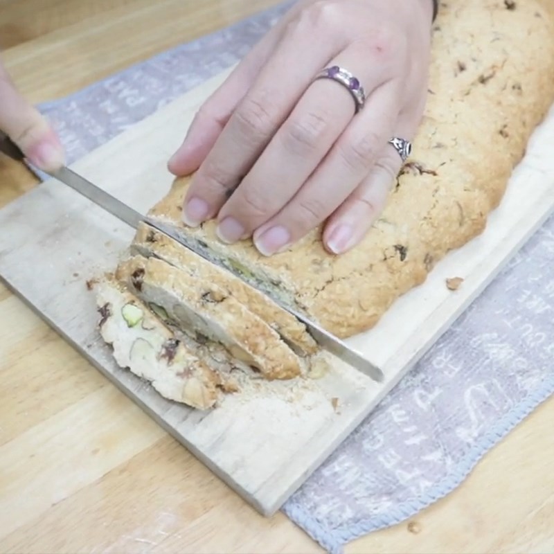 Bước 4 Tạo hình và nướng bánh Bánh biscotti yến mạch