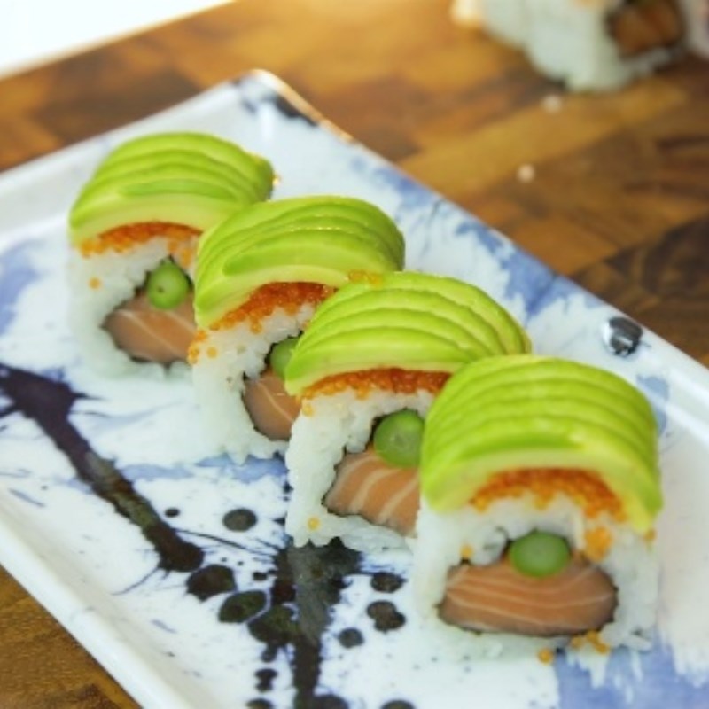 Bước 4 Thành phẩm Sushi bơ cá hồi