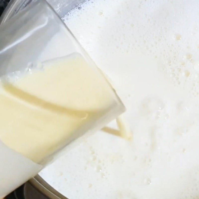 Bước 5 Trộn hỗn hợp bơ sữa Sữa chua có lớp váng dày