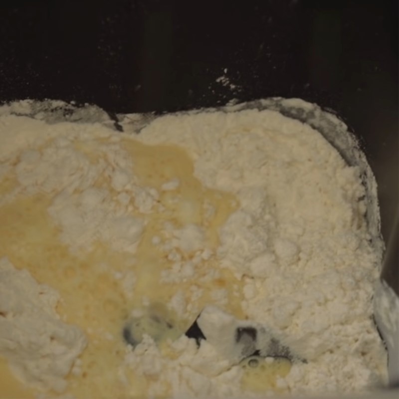 Bước 3 Trộn vào nhồi bột bánh bao Bánh bao nhân custard chuối