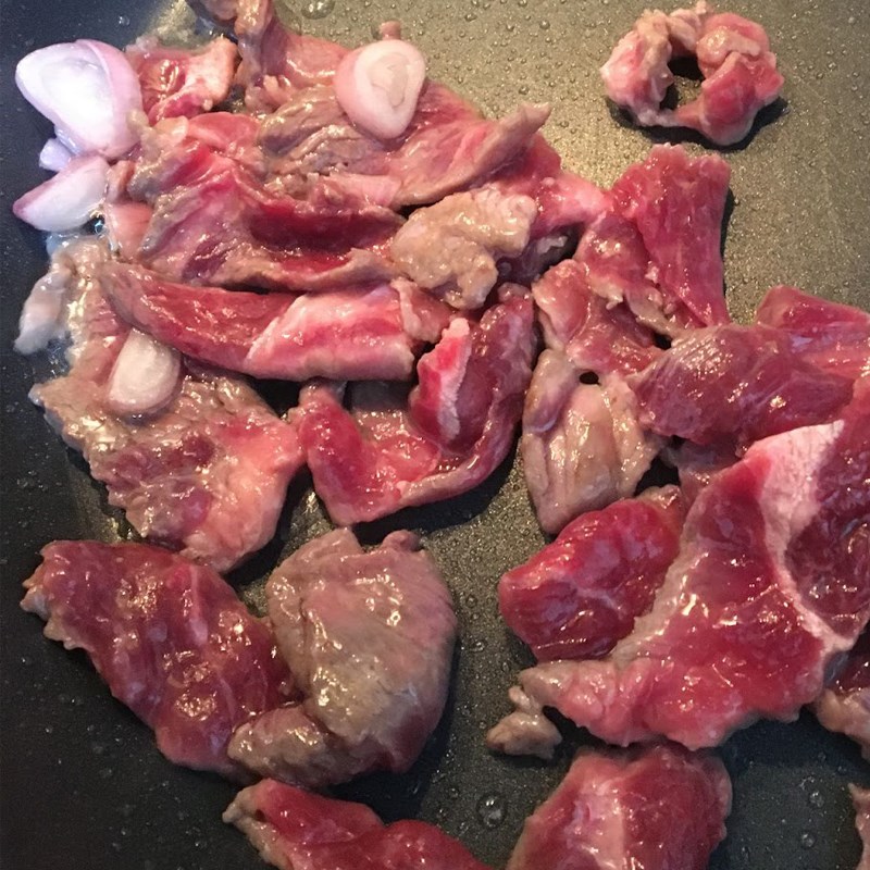 Bước 3 Xào thịt bò với nấm Nấm bào ngư xào thịt bò