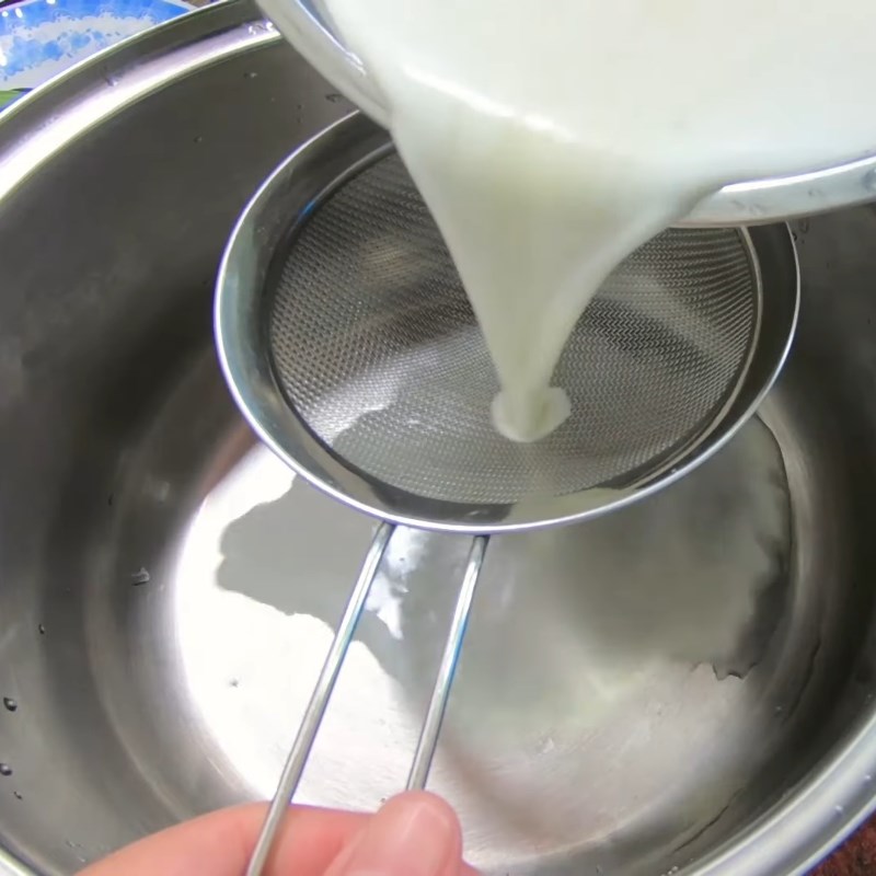 Bước 2 Xay hạt sen và nấu sữa Sữa hạt sen gạo lứt