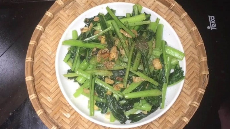 Cải ngọt x&agrave;o tỏi