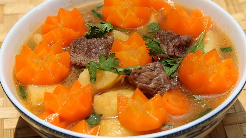Canh cà rốt khoai tây thịt bò