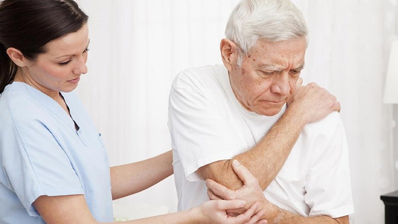 Ăn c&aacute; ngừ gi&uacute;p giảm khả năng mất cơ ở người lớn tuổi