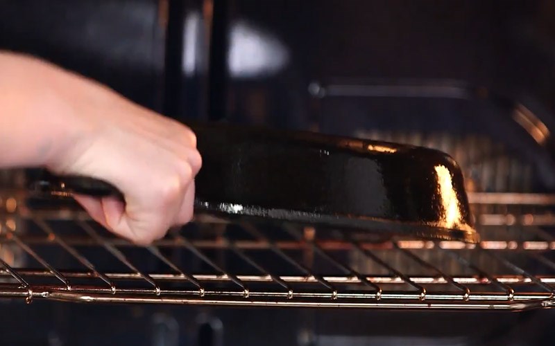 Bước 2: Sấy kh&ocirc; chảo