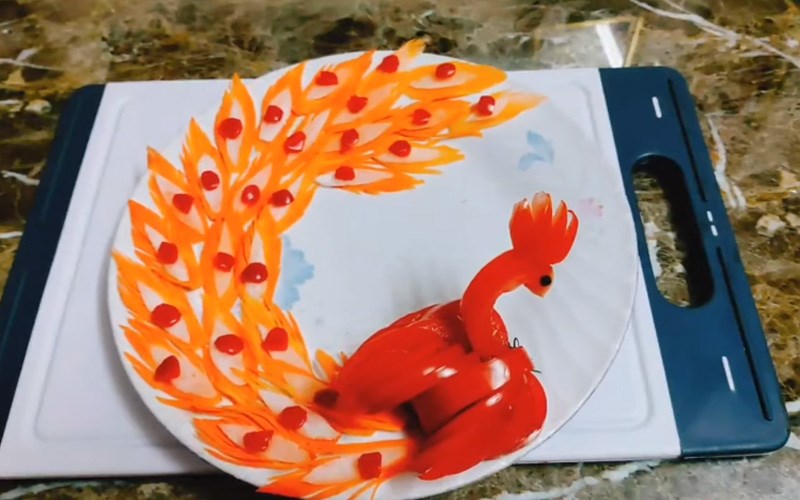 Tỉa thi&ecirc;n nga bằng c&agrave; chua mẫu 2 